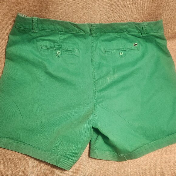 Crown & Ivy Kelly Green Women's Cuffed Bermuda Shorts Plus Size 18W Cotton Blend - Picture 2 of 10